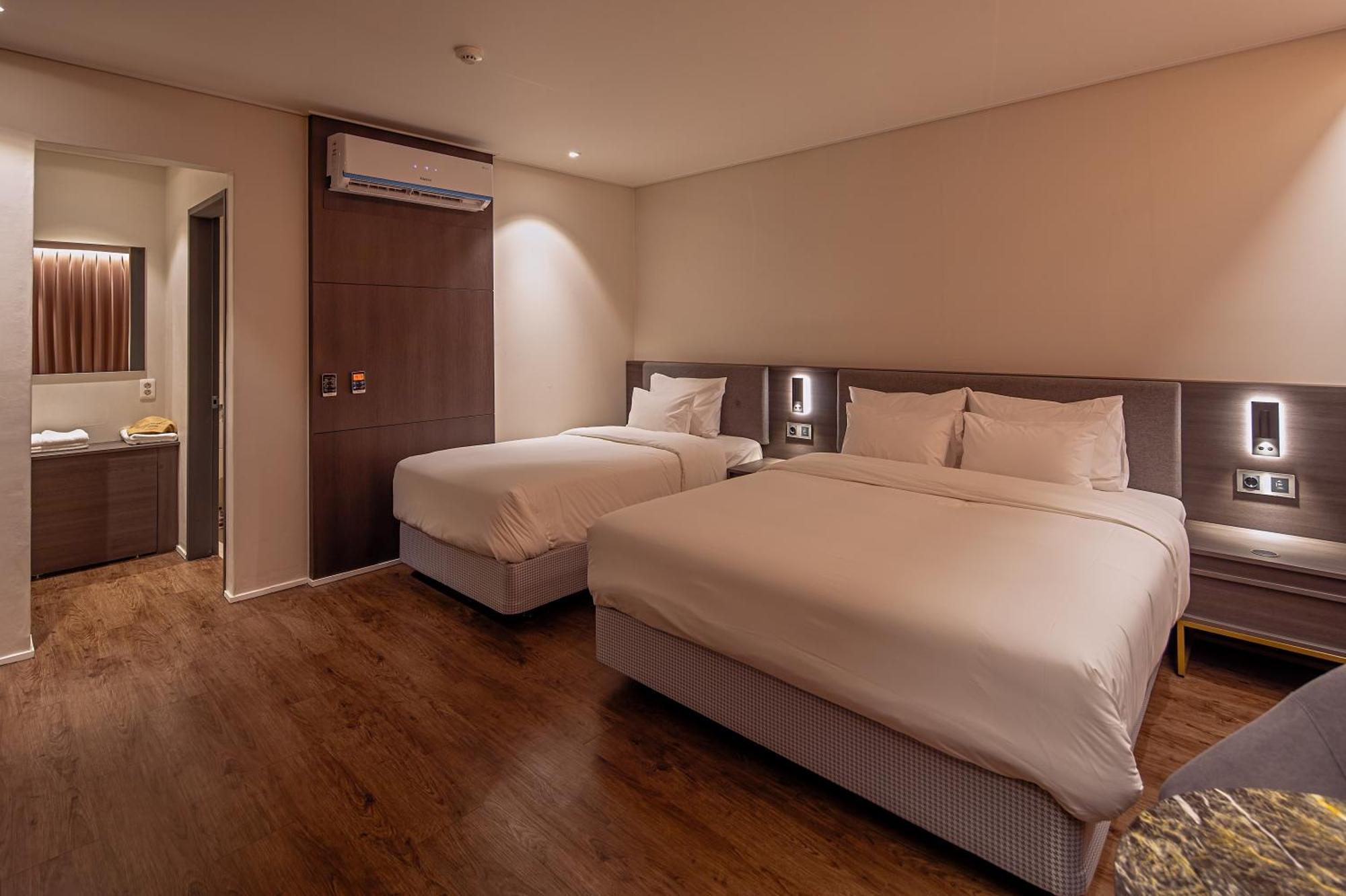 Cloud In Hotel Mokpo Peace Square Eksteriør billede
